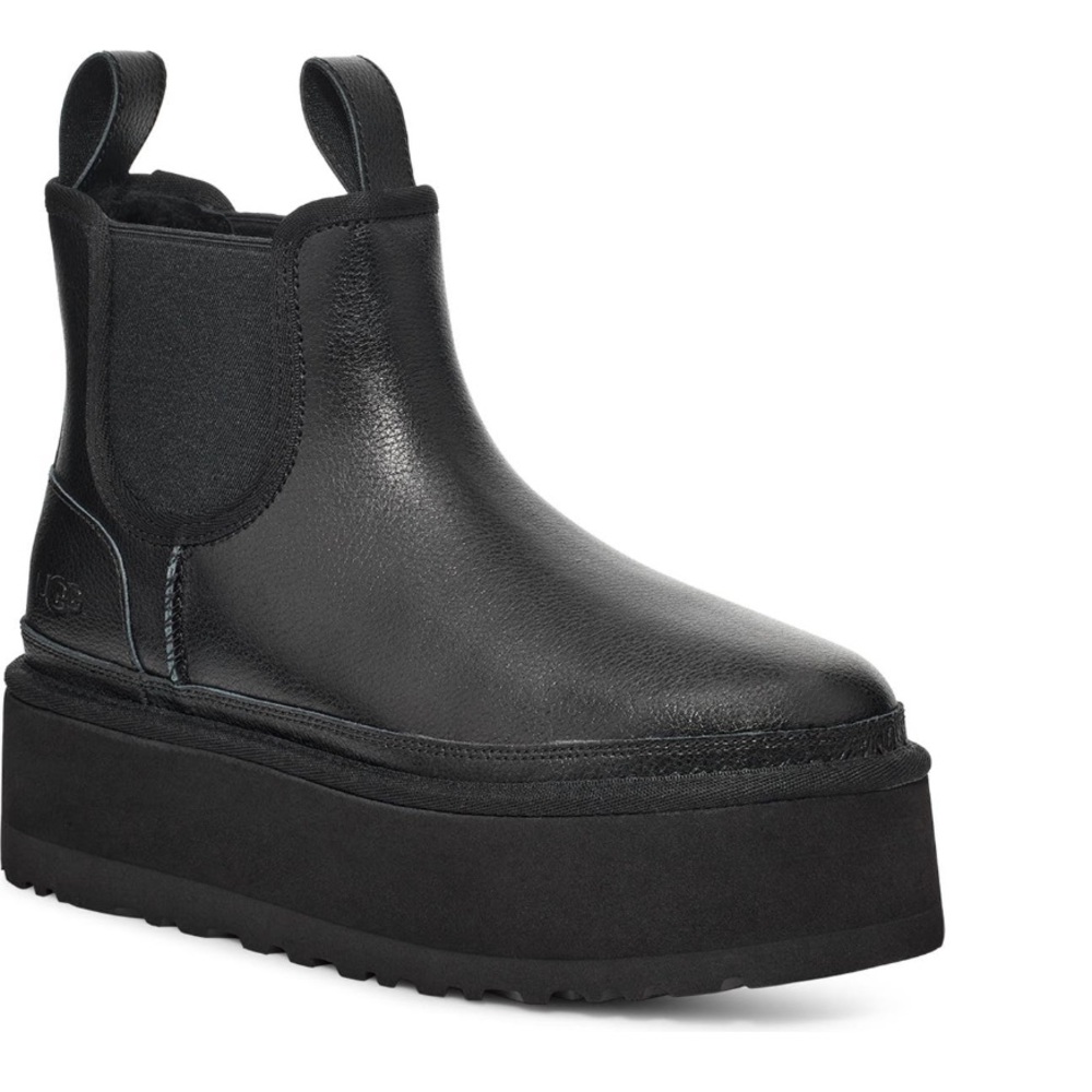 UGG Neumel Platform Boot in Black - Never been worn!